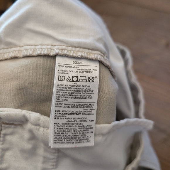 Men's OLD NAVY Flat Front Chino Pants - Picture 9 of 9